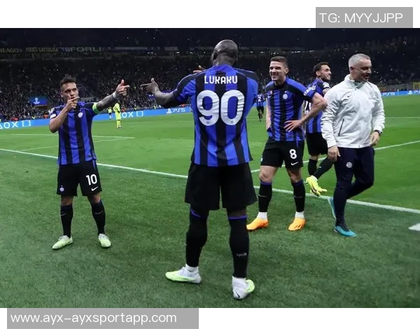 劳塔罗展望意甲争冠决战齐沃早餐时亲密互动国米全队