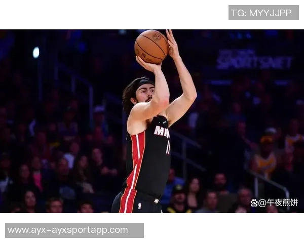 哈克斯称赞鲍威尔球风独特作为老将他让队友们更轻松发挥