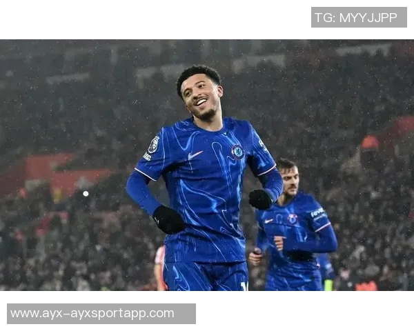 桑乔表现低迷被换下场5场比赛未能进球助攻引发热议 桑乔表现低迷被换下场5场比赛未能进球助攻引发热议