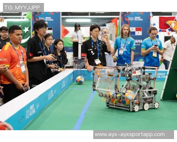 德拉普获PFA年度最佳年轻球员奖项官方晒领奖照片引关注