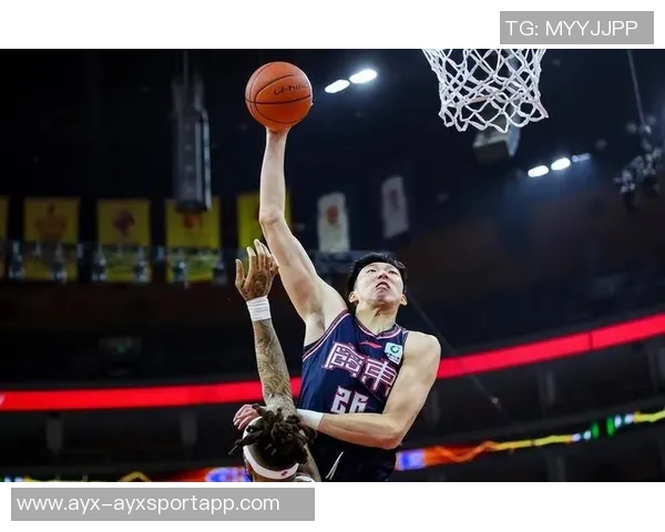 周琦内线统治力显现全场贡献16分13篮板助球队争胜