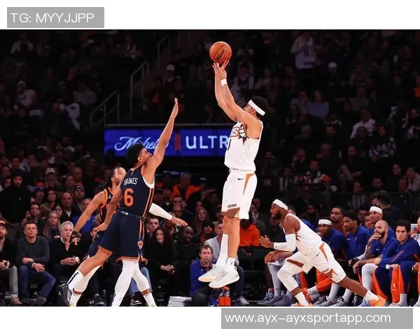 布克本赛季场均253次空位三分球引领联盟展现超强投射能力