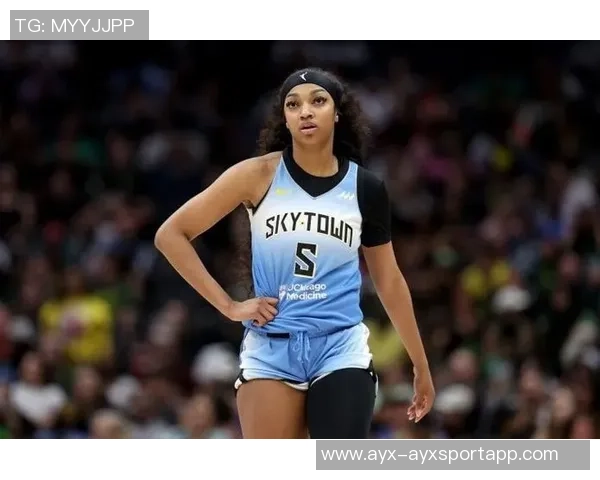 安吉尔里斯分享多伦多48小时美照展现青春活力与时尚魅力